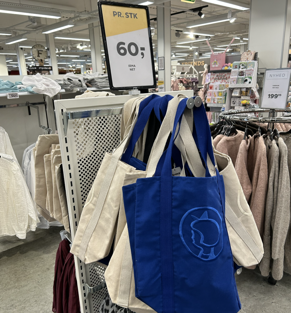 イヤマ　トートバッグ　青　ネイビー